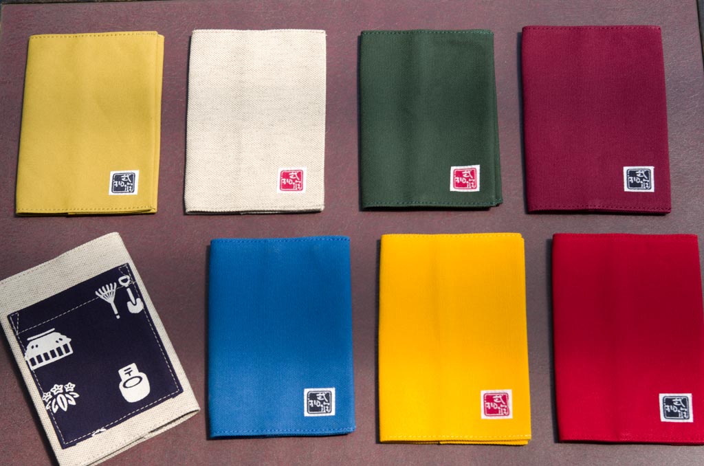 ブックカバー ポケット付き 気仙沼帆布 雑貨 白洲次郎 白洲正子 武相荘 のショップ 雑貨 書籍 インテリア 町田市能ヶ谷 小田急線鶴川