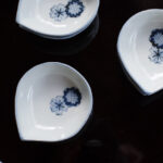 写真: 花文桃小皿