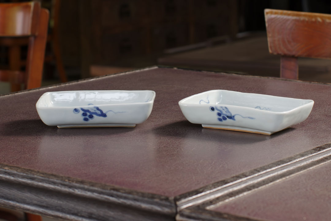 明治？時代物ヴィンテージ染め付け角さらです 幕末明治期 伊万里焼 染付角皿2枚セット(向付、小鉢、和食器)(R